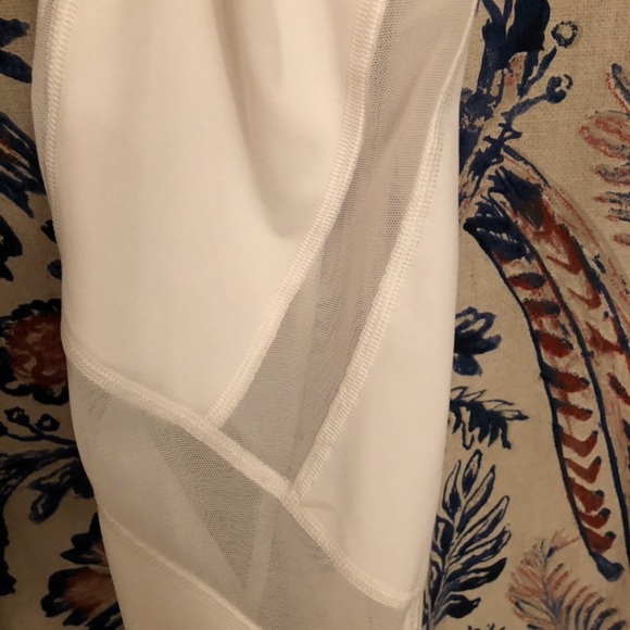 Lululemon white mesh hi-rise lux leggings sz 6 - Picture 3 of 6